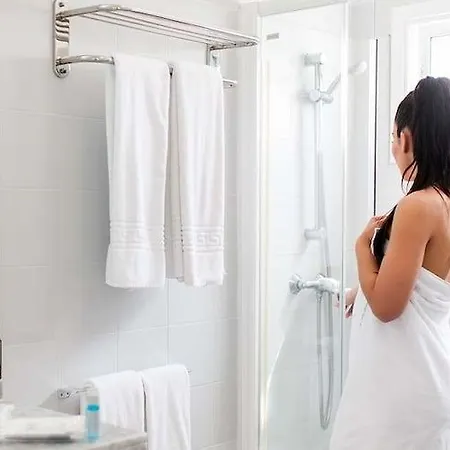 拉各斯法纳贝海滩度假酒店 公寓式酒店 阿德耶